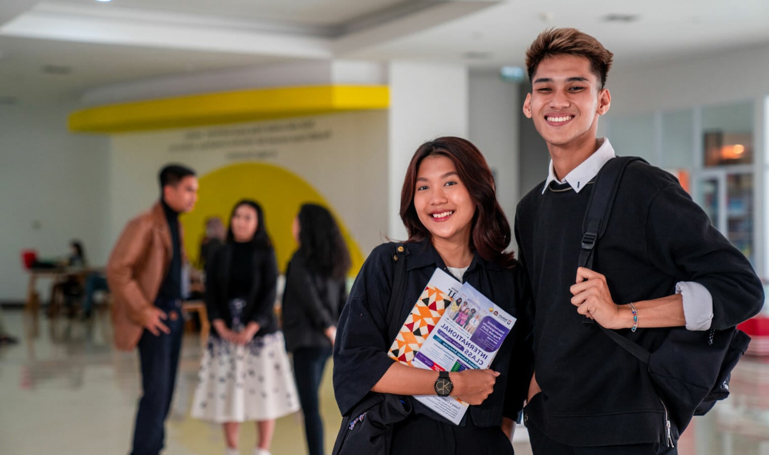 Bg Siswa Internasional Telkom University